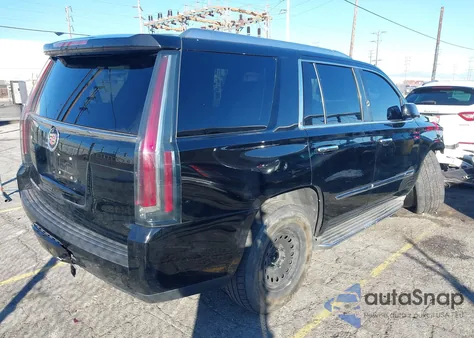 2015 Cadillac Escalade Luxury z USA, uszkodzony, nr VIN 1GYS3BKJ2FR227013